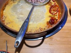 -洱火云南酸菜牛肉火锅(石景山当代商城店)