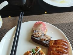 -大中华希尔顿酒店-念自助餐·嗨啤·小龙虾