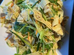 凉拌自制油豆皮-靠山屯东北农家菜(八龙桥雅苑店)