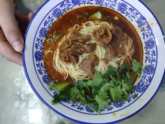 -渝之汇牛肉豌杂面