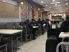 大堂-老边饺子馆(北京南站1店)