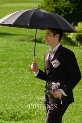 -现代经典婚纱摄影