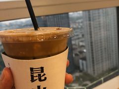 椰子冰拿铁-白棠(九方保利大厦店)