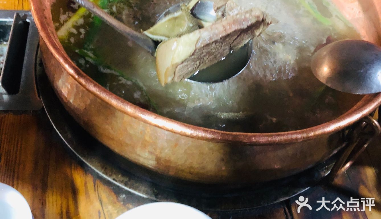 略显悲伤 松枝烤鸡、熏牛肉