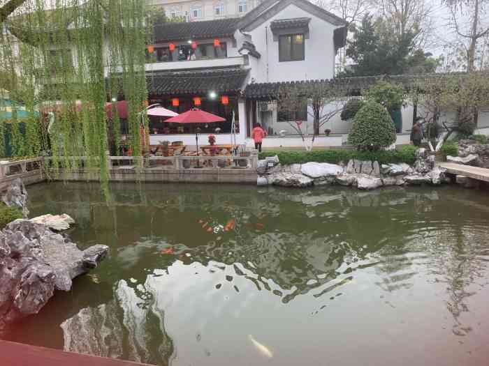 朴园饭庄·四季花园-"环境非常不错,大隐隐于市的馆子,里面园林.