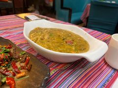 -香巴拉云南餐厅(华莱坞店)