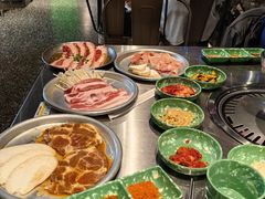 -欧巴炭烤肉오빠숯불구이(南京东路店)