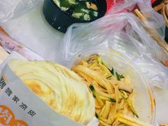 潼关肉夹馍-魏家凉皮(郑州东站店)