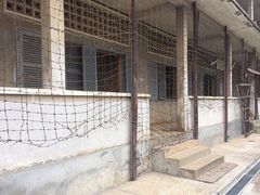 -吐斯廉屠杀博物馆