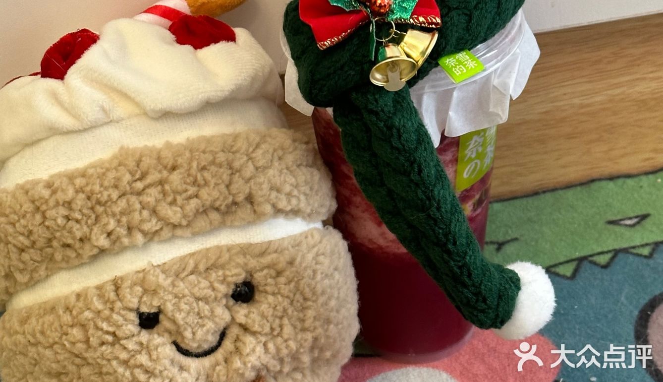 奈雪🎄车厘子圣诞树！送的宠物围脖实在太可爱啦