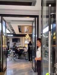 点击看大图 -MONE美发沙龙