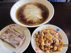 辣酱焖蹄双浇面-朱鸿兴面馆(镇湖店)