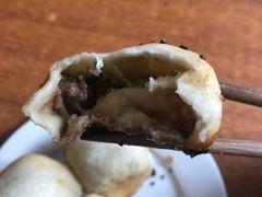 -老字号眼镜子煎包汤包店