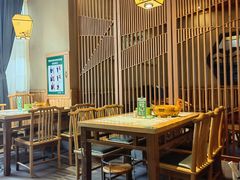 -绿草地·湘菜(酃湖师院店)