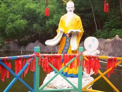 -雪山彩虹谷景区