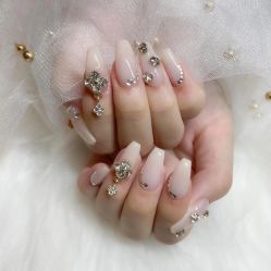 -悦指间美甲美睫