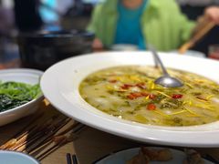 能喝汤的酸菜鱼-胡马八破·川菜小馆(高新万达店)