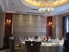 -山明水秀大饭店