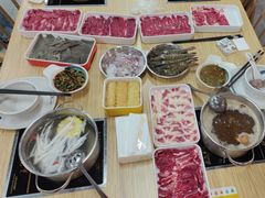 -杨老板·海鲜集市火锅·鲜切牛肉(中防万宝店)