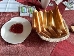 烤切片白面包-小白桦西餐厅