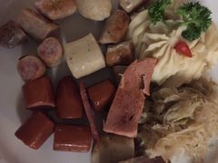 特色香肠拼盘配德式酸菜及土豆泥-沈阳瑞士酒店·普拉那啤酒坊