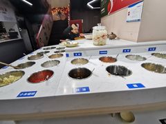 自助调料区-俭让佬妈现卤串串(温江总店)