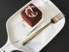 -UNI UNI(环亚凯瑟琳店)