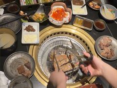 -山川小町·极番烧肉(新地假日广场店)