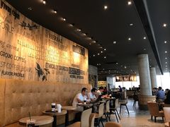 大堂-星巴克臻选(湖滨道店)