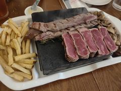 自家手工鲜制薯条及炒鲜蘑菇-Entrecôte 法国牛扒馆(保利·时光里店)