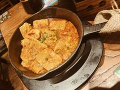 蒜香火腿包浆豆腐-云海肴·汽锅鸡·云南菜(美罗城店)