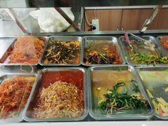 自助取餐区-筋饼豆腐脑一绝