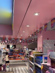 -嗨本可潮玩仓(大兴大悦春风里店)