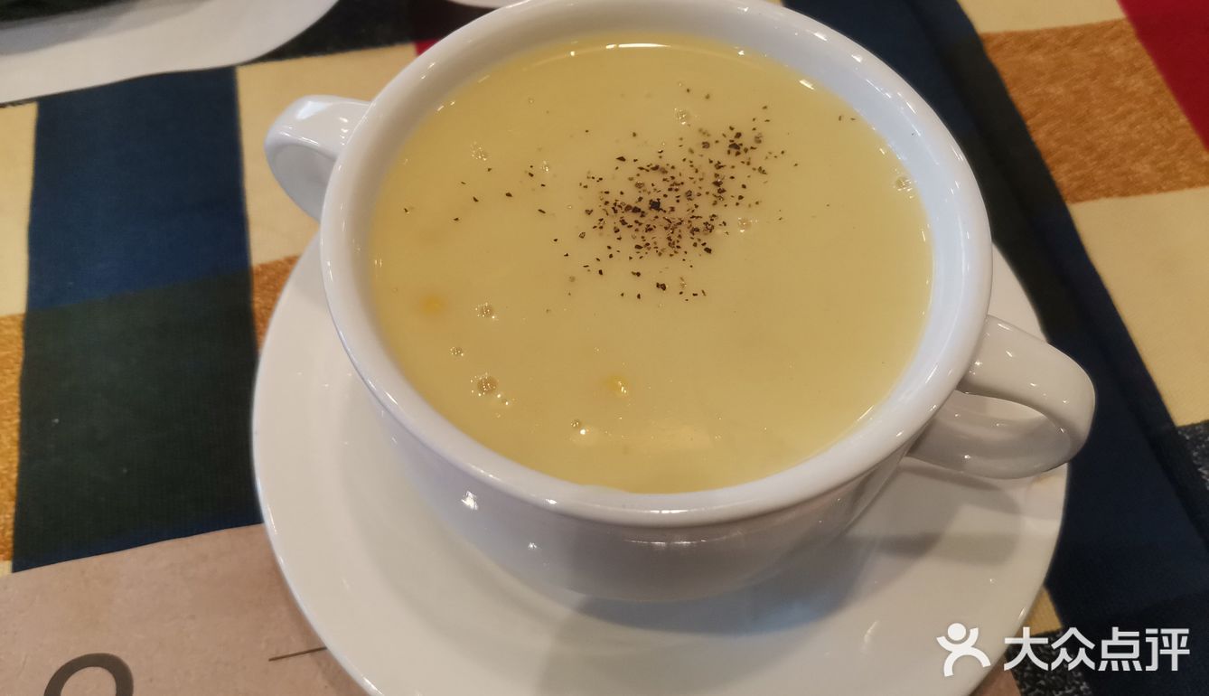 这家店去了很多次了，这次点了我最喜欢的的红茶跟玉米汤