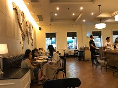 大堂-星巴克臻选(广州沙面店)