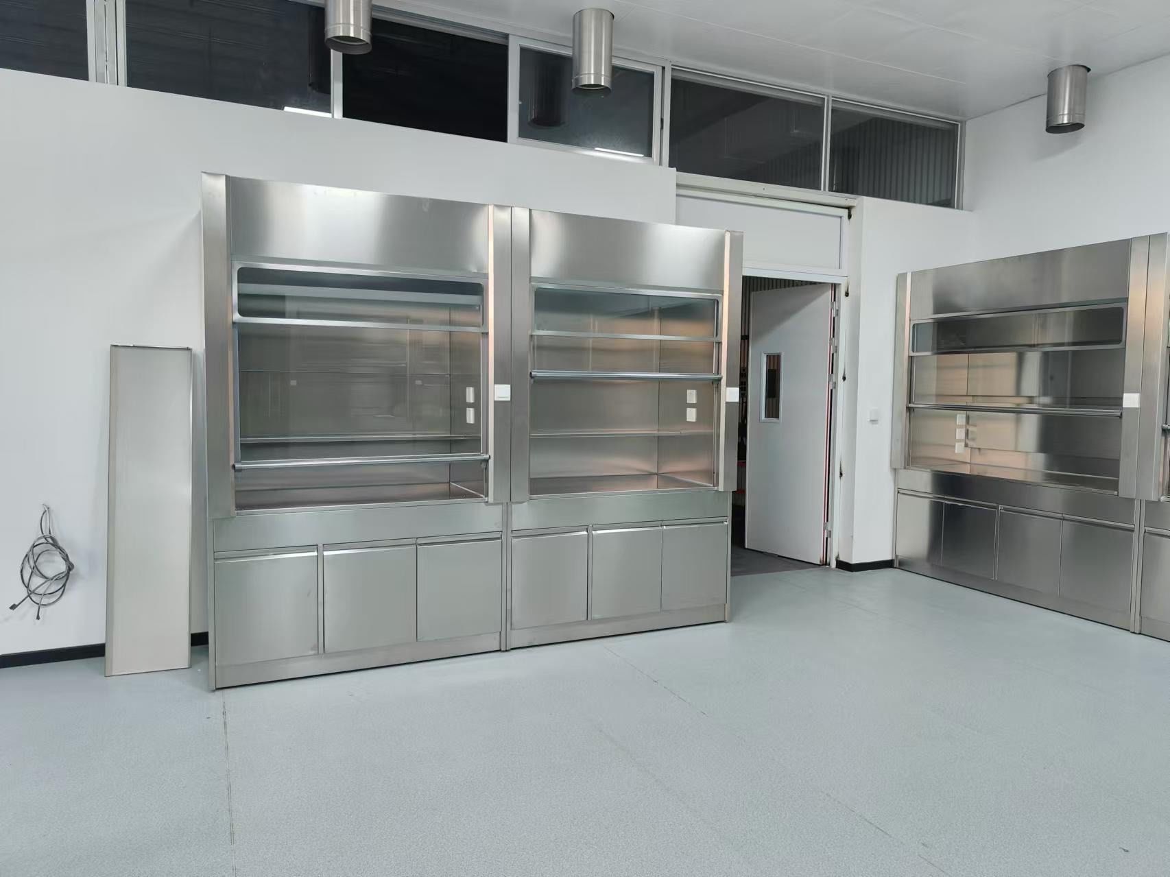 实验室的安全卫士:304不锈钢通风厨