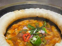 -锅飘飘·东北铁锅炖(雨花客厅店)
