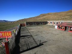 客栈外景-羊卓雍措