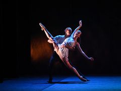 -交通银行前滩31演艺中心