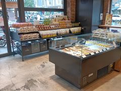 面包甜点陈列柜-皇冠幸福里动物奶油生日蛋糕(万达店)