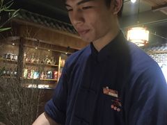 服务员-功夫小龙虾·烧烤·江湖菜(金沙洲店)