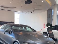 -奔驰北京极光星徽(四元桥店)
