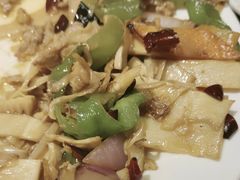 兴坪小炒肉-老街坊餐吧