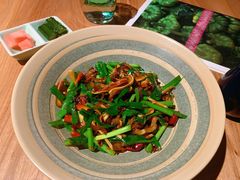 韭菜炒猪耳朵-半山腰·云南菜(侨福芳草地店)