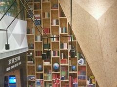 -新华里咖啡书吧(新华书店小寨店)
