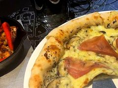 特级松露酱蘑菇帕尔马火腿披萨-TIAGO HOME KITCHEN(朝阳大悦城店)