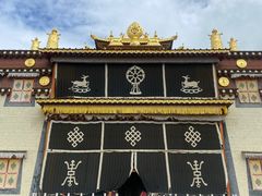 -噶丹松赞林寺