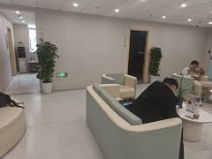-上海大学附属上海和平眼科医院
