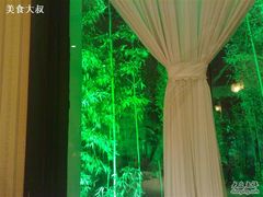 窗外-老洋房花园饭店(绍兴路店)