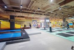 -反弹蹦床公园·运动乐园·团建·亲子派对(深圳观澜湖店)